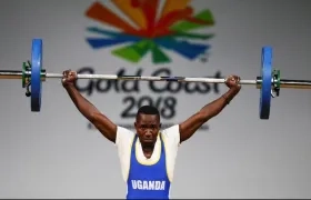 Julius Ssekitoleko, levantador de pesas ugandés.