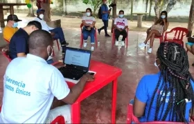 Mesa de trabajo con comunidades étnicas.