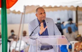 Patrick Achi, Primer Ministro de Costa de Marfil, confirmó el caso en su país.