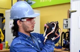 Las vacantes son en varios sectores como industrial, telecomunicaciones, agrícola y de servicios.