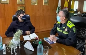 El Alcalde de Barranquilla, Jaime Pumarejo, se reunió con el Director de la Policía, general Jorge Luis Vargas.