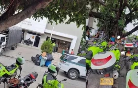 Aspecto de la parte exterior de la Estación San José en la mañana de este domingo. 