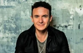 Fonseca, cantante colombiano.