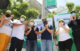 El Alcalde Jaime Pumarejo presidiendo la instalación de las alarmas.