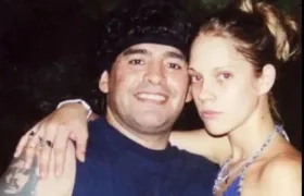 Diego Maradona y Mavys Álvarez.