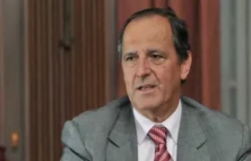 Juan Camilo Restrepo, Comisionado de Paz. 