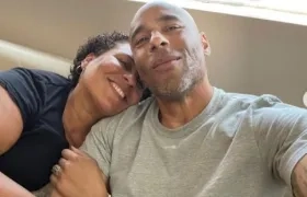 Edinho y sui hermana Kely do Nascimiento en el hospital Albert Einstein