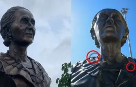 La obra original y luego de ser arrancado parte de su collar. 