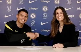 Thiago Silva tras firmar su renovación de contrato. 