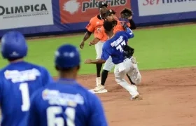 Acción del juego entre Gigantes y Vaqueros. 