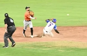 El juego entre Caimanes y Gigantes fue suspendido. 