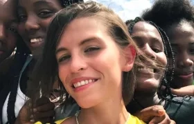 La candidata Viviana Vargas Vives con un grupo de simpatizantes.