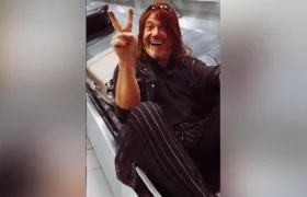 Roban maleta con computador a Kai Hansen