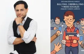 Geovani Esquivel y su libro.