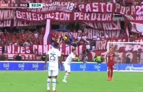 Momento de la expulsión de Facundo Boné. 