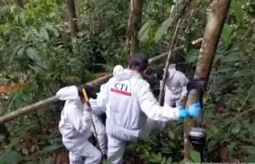 Investigadores en el sitio en el que hallaron el cuerpo del niño Maximiliano Tabares, desaparecido el 20 de septiembre pasado.