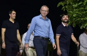 Presidente de la Fórmula 1 Stefano Domenicali  con el Alcalde Jaime Pumarejo.