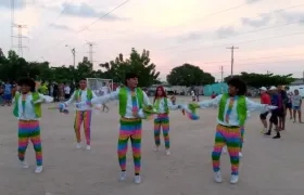 Jóvenes en el barrio La Viola de Soledad.