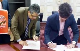 Representante Dolcey Torres Romero y Camilo Acosta. 