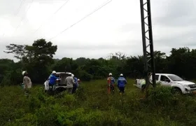Personal de Afinia en el área en la que robaron los cables.