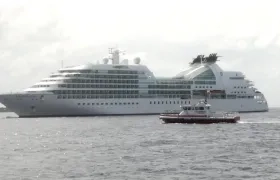 El  crucero "Seabourn Quest” llegando a San Andrés.