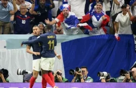 Mbappé y Dembelé celebran un gol. 