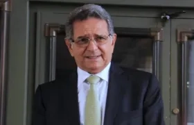 El exsenador Julio Manzur.