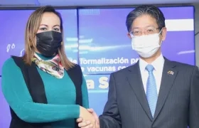 Carolina Corcho y Katsunobu Katō.