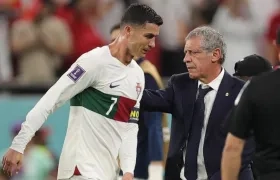 Fernando Santos es cuestionado por dejar en el banco a Cristiano Ronaldo.