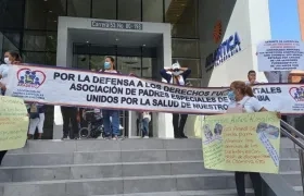 Ante la falta de atención de Coomeva, los familiares de los pacientes protestaron hace dos semanas. 