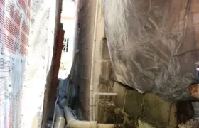 En este pasillo de la casa de Rosa María fue encontrado su cuerpo. 