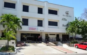 El herido fue llevado a la Clínica Altos de San Vicente. 