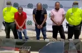 Los tres capturados tras los operativos. 