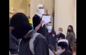 Encapuchados en la Catedral Primada.