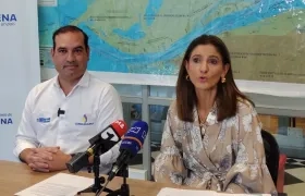 El Director de Cormagdalena  Pedro Pablo Jurado y la MinTransporte Ángela María Orozco.