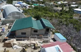Así avanza la reconstrucción de la Capitanía de Puerto en Providencia.