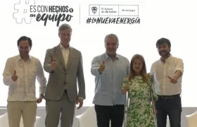 Presidente de Colombia, Gobernadora del Atlántico y Alcalde de Barranquilla, en el lanzamiento de la hoja de ruta energía eólica costa afuera de Colombia.