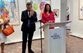 La artista barranquillera Rosario Heins (derecha).