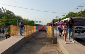 Plataforma especial de Transmetro frente al Estadio Metropolitano.