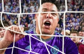 Ronaldo festeja el ascenso del Valladolid. 