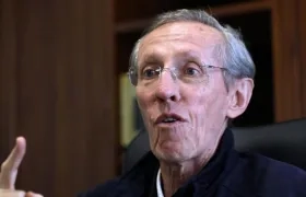 Antonio Navarro Wolff.