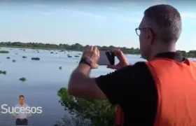 El periodista Jorge Cura Amar, en la Ciénaga de Pijiño, en Mompox.