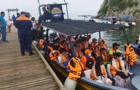 Turistas iniciando el desplazamiento a las playas.