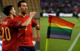 Selección España y bandera LGTBI. 