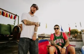 J Balvin junto a Ryan Castro en la grabación de ‘nivel de perreo’. 