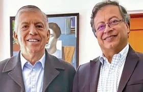 César Gaviria Trujillo y Gustavo Petro Urrego.