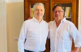El Presidente electo Gustavo Petro Urrego y el exmandatario César Gaviria Trujillo.