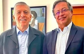 César Gaviria Trujillo y Gustavo Petro Urrego.