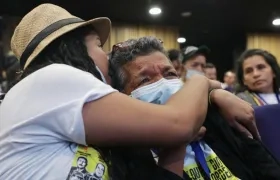 Un grupo de víctimas del conflicto durante el segundo día de audiencia pública de reconocimiento