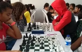 Ángela Cárdenas Herrera, en una partida de ajedrez. 